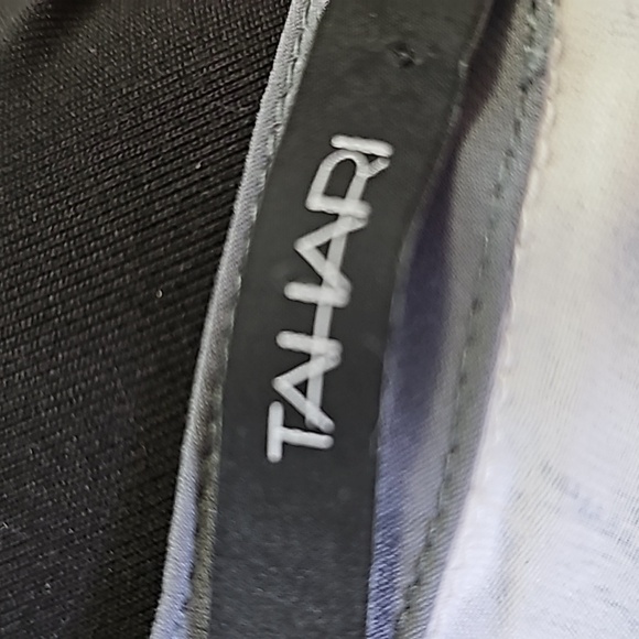 TAHARI women's XL sleevless top. Gray floral print. Key hole in front. - Picture 6 of 9